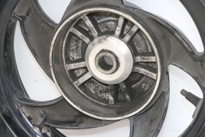 photo de JANTE ARRIERE PIAGGIO NEW TYPHOON 50 (2018 - 2021) - Gros plan technique