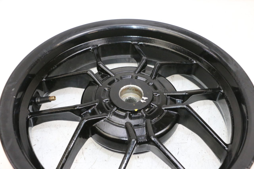 photo de JANTE ARRIERE PIAGGIO NEW TYPHOON 50 (2018 - 2021) - Détails caractéristiques