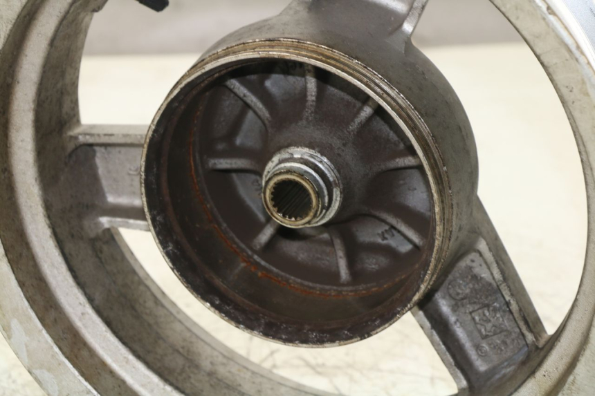 photo de JANTE ARRIERE PEUGEOT VIVACITY 125 (2010 - 2017)