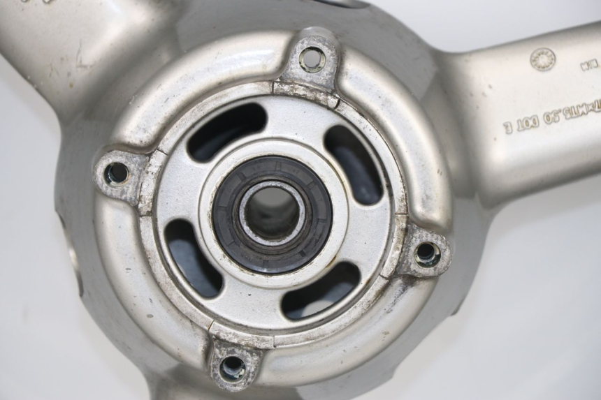 photo de JANTE ARRIERE TRIUMPH SPRINT RS 955 (2000 - 2001)