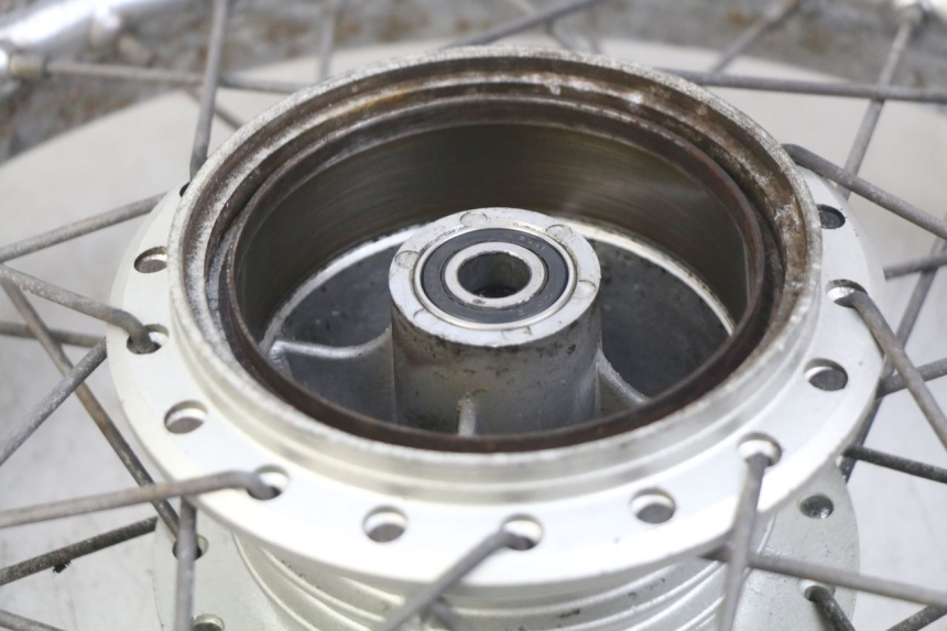 photo de JANTE ARRIERE YAMAHA SR 125 (1982 - 2003)