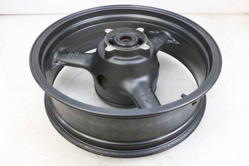 photo de JANTE ARRIERE KAWASAKI ZR 7 750 (1999 - 2001) - Gros plan technique