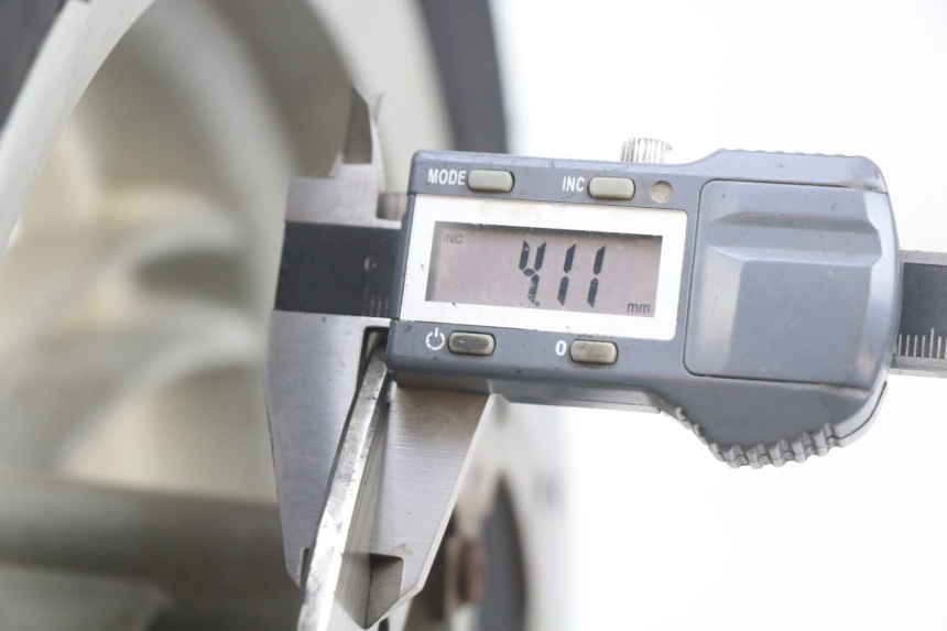 photo de JANTE AVANT PIAGGIO FLY 4T 50 (2013 - 2017)