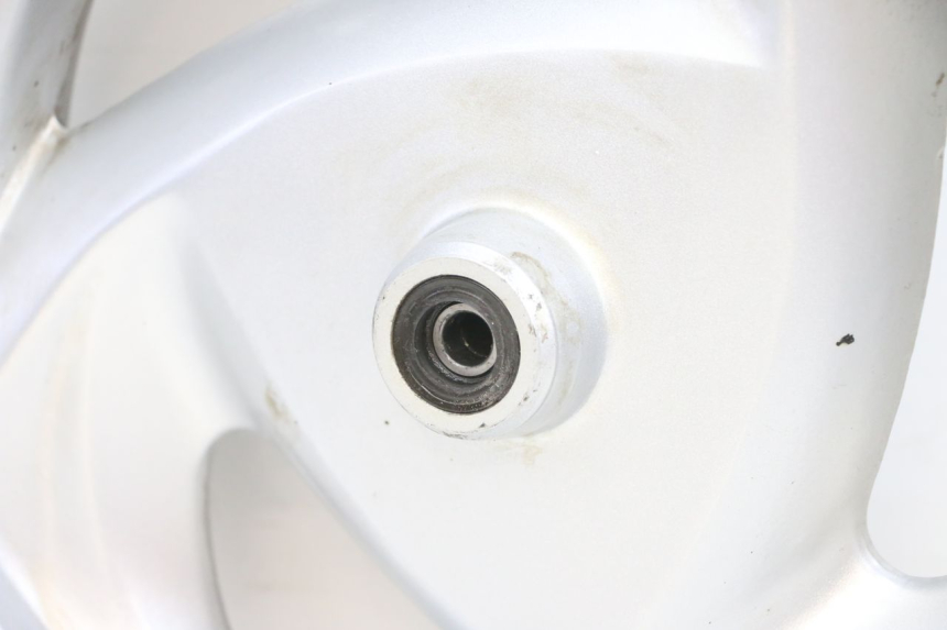 photo de JANTE AVANT SYM GTS EVO 125 (2009 - 2013) - Vue rapprochée