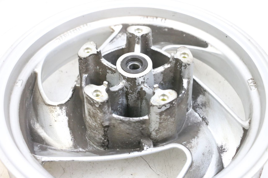 photo de JANTE AVANT SYM GTS EVO 125 (2009 - 2013) - Gros plan technique