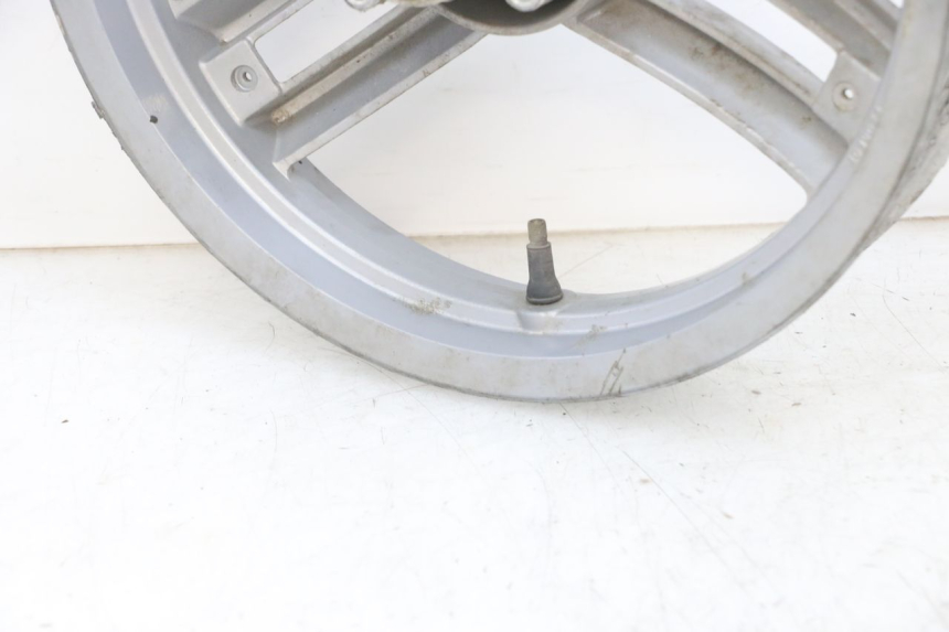 photo de JANTE AVANT PEUGEOT LUDIX 50 (2008 - 2017) - Vue rapprochée