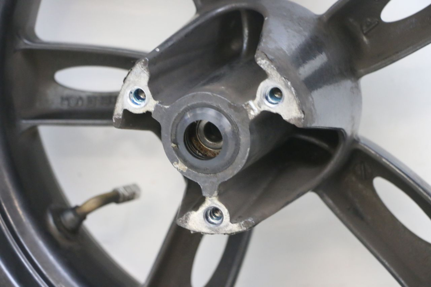 photo de JANTE AVANT YAMAHA NEOS NEO'S 4T 50 (2008 - 2016) - Gros plan technique