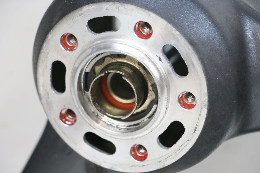 photo de JANTE AVANT KAWASAKI ZR 7 750 (1999 - 2001) - Photo complémentaire