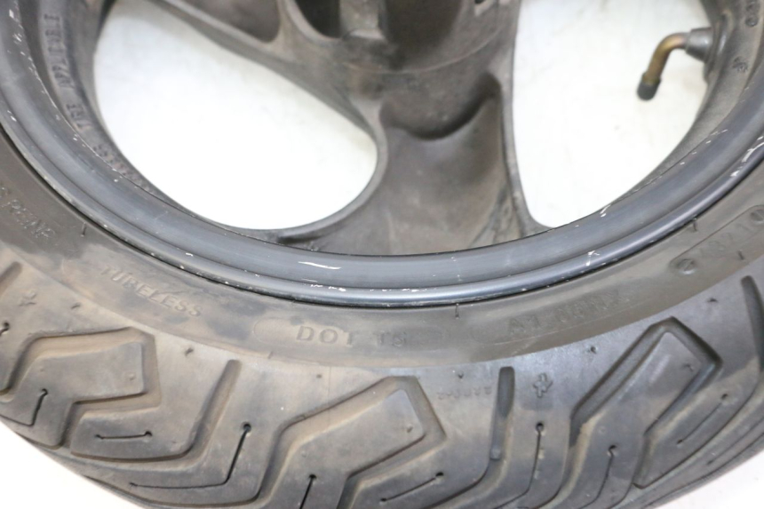 photo de JANTE AVANT ET PNEU KYMCO AGILITY 4T 50 (2005 - 2018)