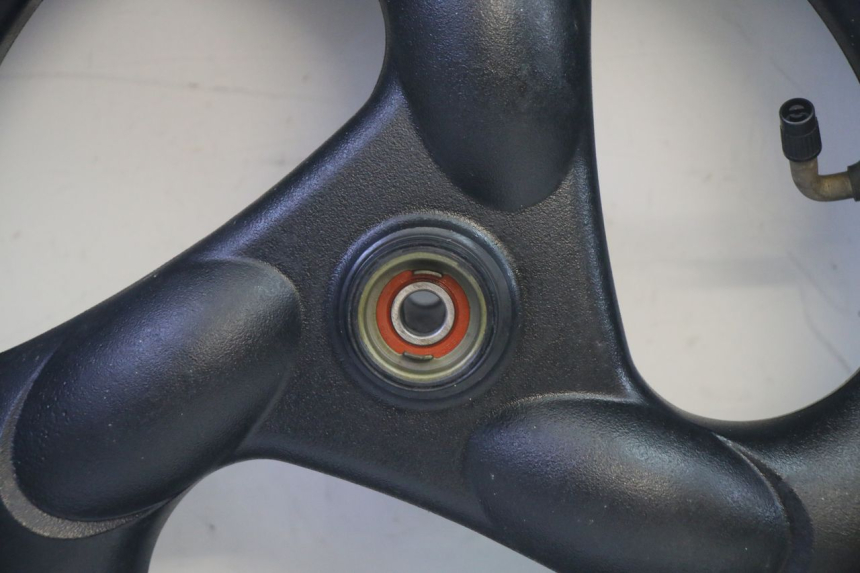 photo de JANTE AVANT ET PNEU KYMCO AGILITY 4T 50 (2018 - 2022) - Autre angle de vue