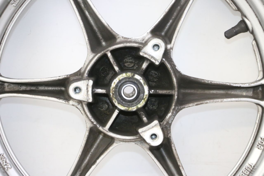 photo de JANTE AVANT ET PNEU SUZUKI BURGMAN 125 (2007 - 2014)