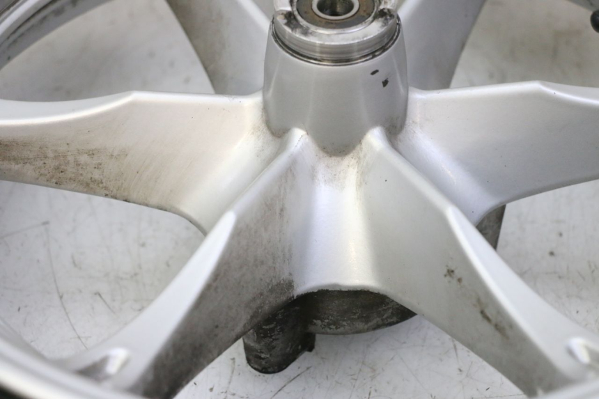 photo de JANTE AVANT ET PNEU SUZUKI BURGMAN 125 (2007 - 2014)