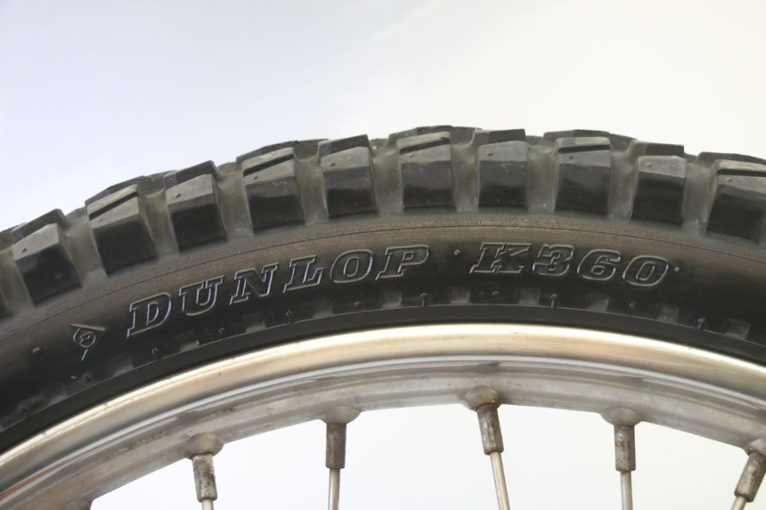 photo de JANTE AVANT ET PNEU APRILIA ETX 125 (1998 - 2002)