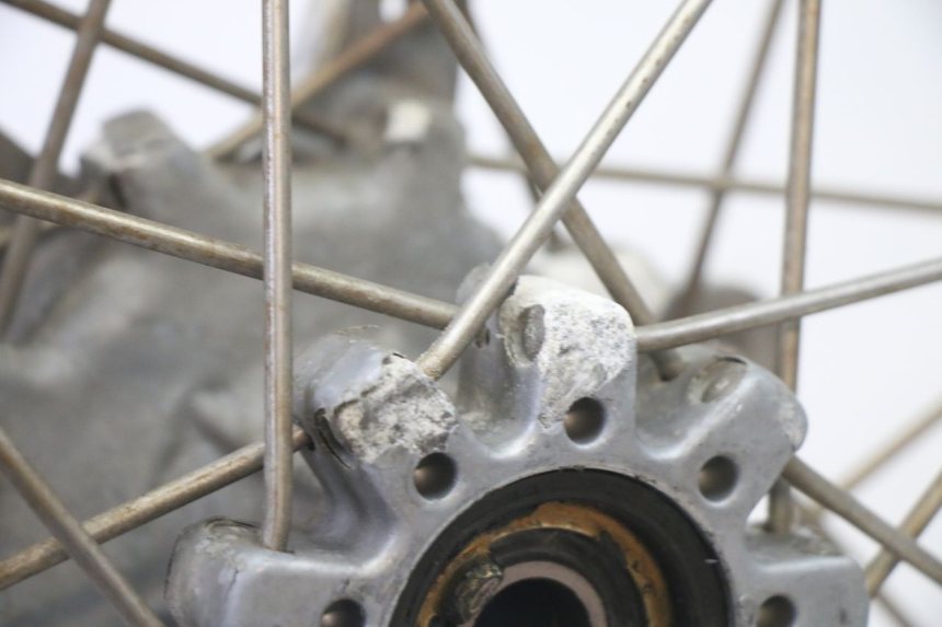 photo de JANTE AVANT ET PNEU APRILIA ETX 125 (1998 - 2002)