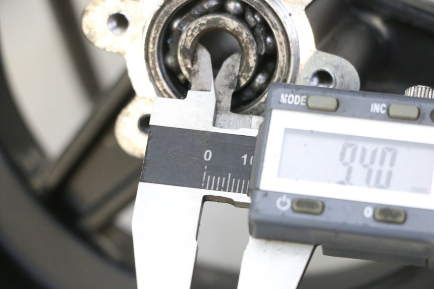 photo de JANTE AVANT ET PNEU HITWAY H5 1