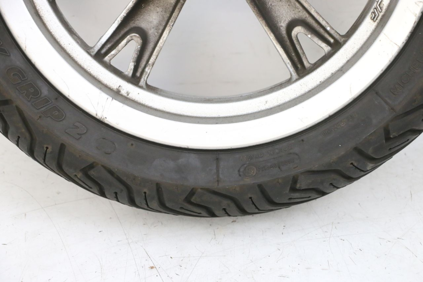 photo de JANTE AVANT ET PNEU PEUGEOT KISBEE 4T 50 (2010 - 2017)