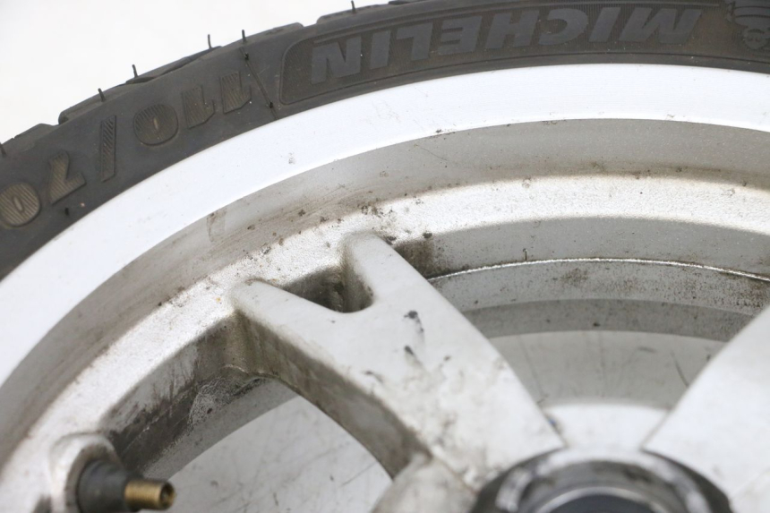 photo de JANTE AVANT ET PNEU PEUGEOT KISBEE 4T 50 (2010 - 2017)