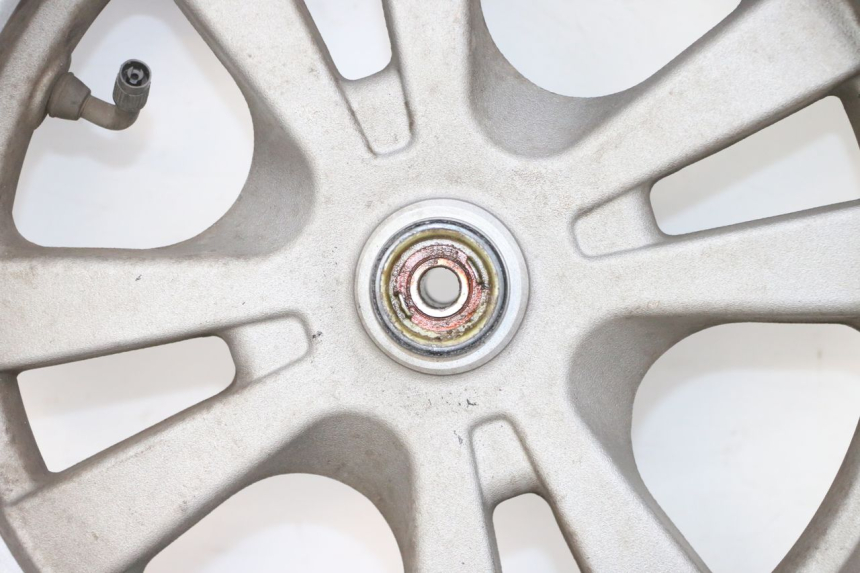 photo de JANTE AVANT ET PNEU KYMCO LIKE 125 (2009 - 2016) - Marquages et références