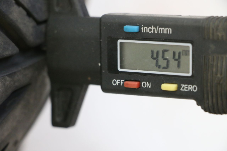 photo de JANTE AVANT ET PNEU PIAGGIO MP3 RL 250 (2007 - 2010)