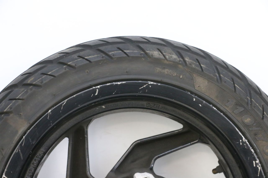 photo de JANTE AVANT ET PNEU SYM ORBIT III 3 4T 50 (2021 - 2025) - Zoom composants