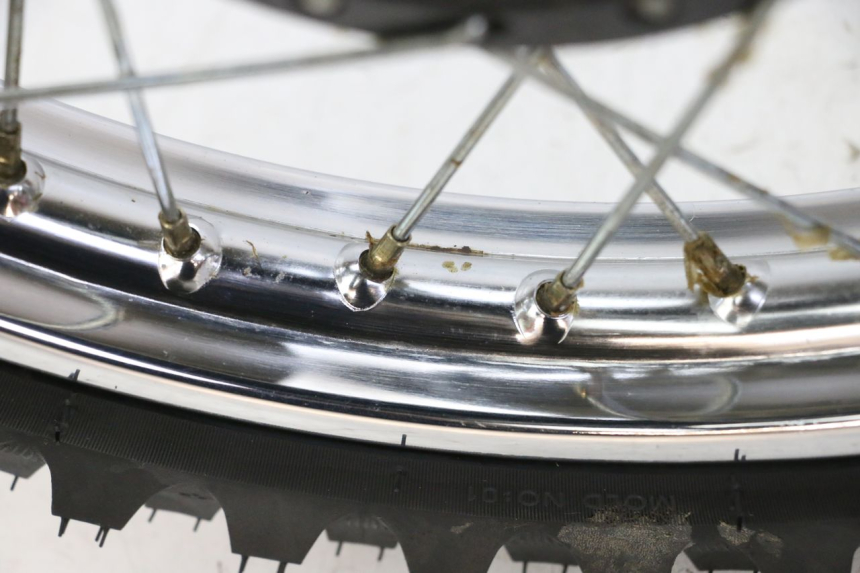 photo de JANTE AVANT ET PNEU YAMAHA PW 80 (1983 - 2014)