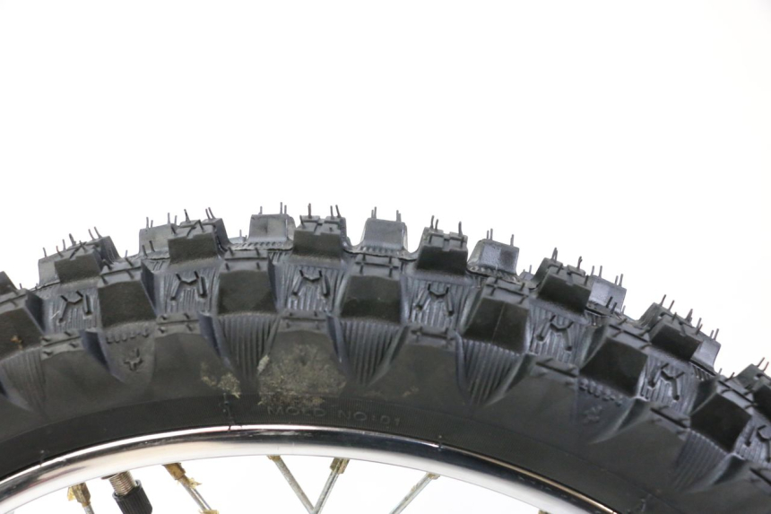 photo de JANTE AVANT ET PNEU YAMAHA PW 80 (1983 - 2014)