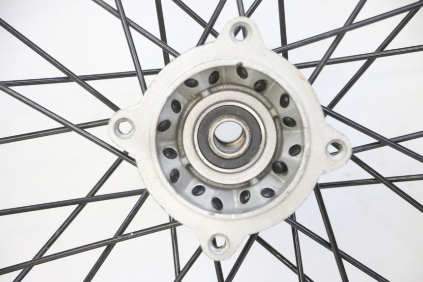 photo de JANTE AVANT ET PNEU APOLLO RFZ 125