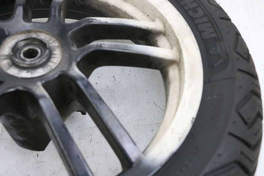 photo de JANTE AVANT ET PNEU PEUGEOT SPEEDFIGHT 4 4T EFI 50 (2021 - 2025) - Vue d’ensemble