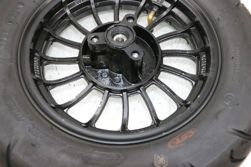 photo de JANTE AVANT ET PNEU NECO TEMPO 4T 50 (2022 - 2026) - Zoom état d’usage