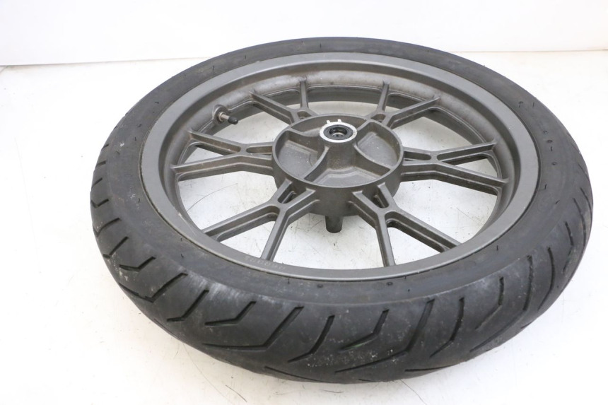 photo de JANTE AVANT ET PNEU KSR TR SM 50 (2015 - 2018) - Gros plan technique