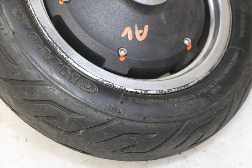 photo de JANTE AVANT ET PNEU DUALTRON VICTOR LIMITED 1