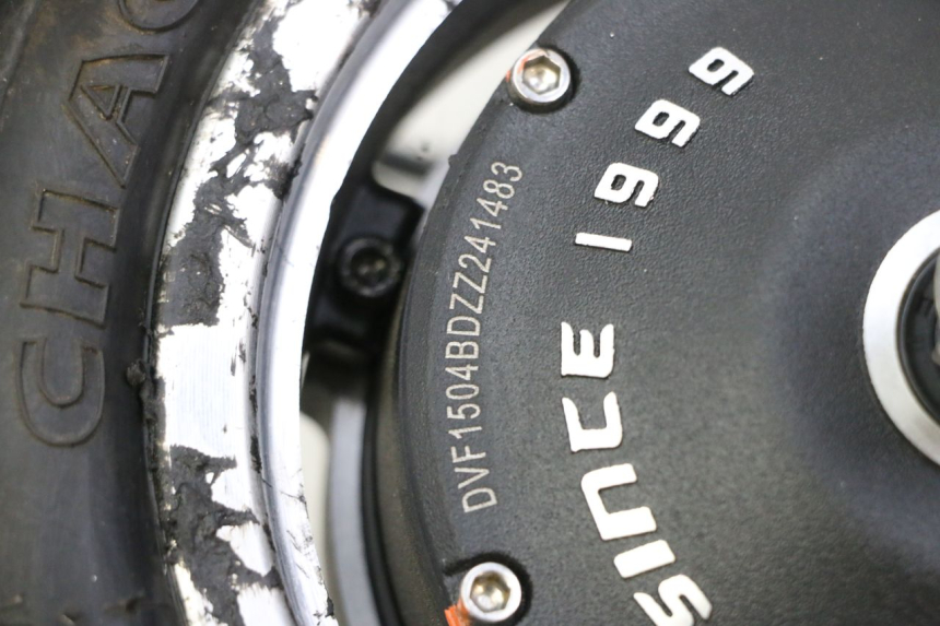 photo de JANTE AVANT ET PNEU DUALTRON VICTOR LIMITED 1