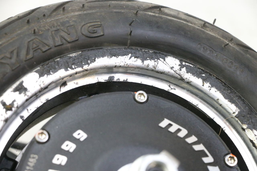 photo de JANTE AVANT ET PNEU DUALTRON VICTOR LIMITED 1