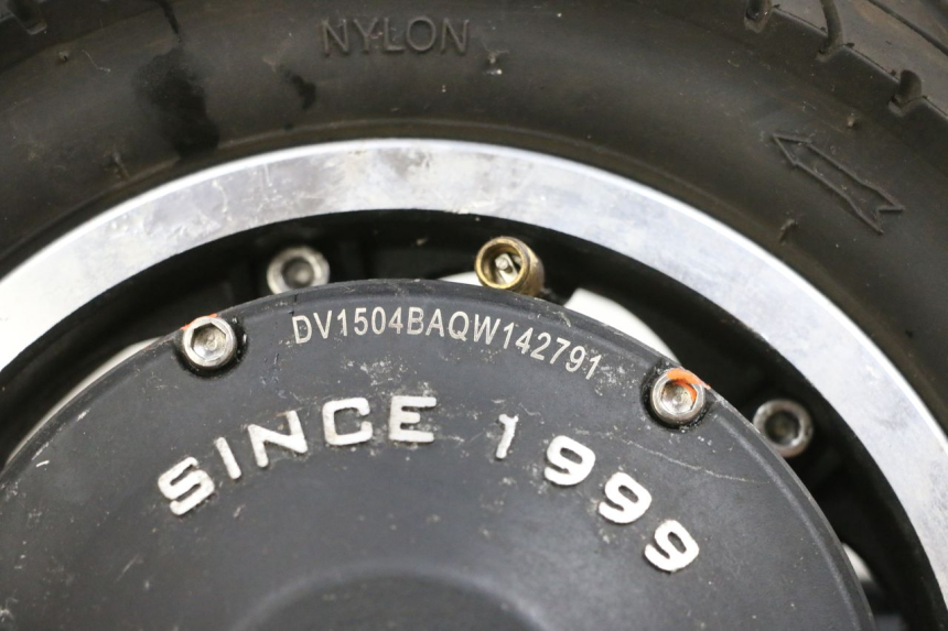 photo de JANTE AVANT ET PNEU DUALTRON VICTOR LIMITED 1