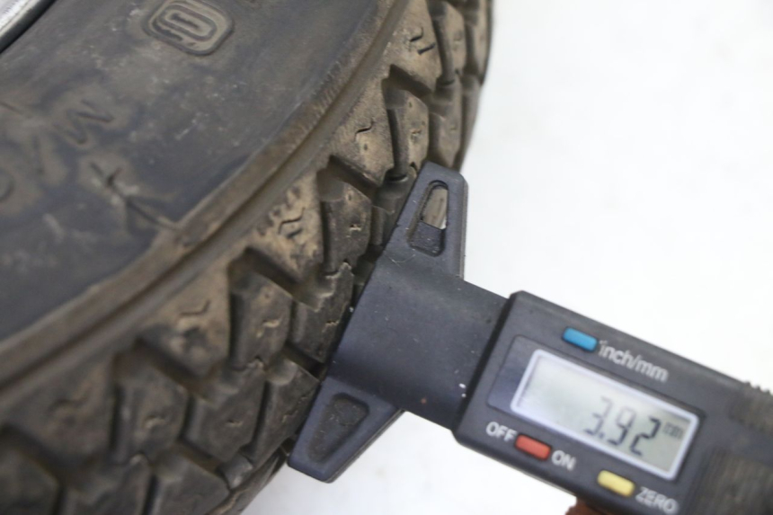 photo de JANTE AVANT ET PNEU MBK WAAP 125 (2008 - 2013)