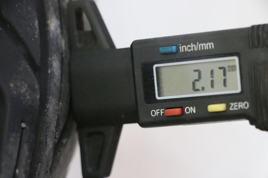 photo de JANTE AVANT ET PNEU YAMAHA X-MAX XMAX 125 (2010 - 2014)