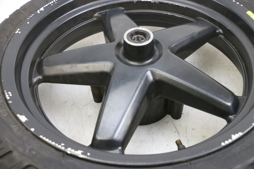 photo de JANTE AVANT ET PNEU YAMAHA XMAX X-MAX 125 (2006 - 2009) - Autre angle de vue