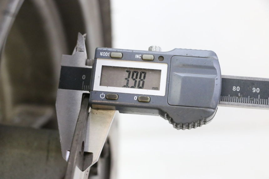 photo de JANTE AVANT ET PNEU PIAGGIO X9 EVOLUTION 125 (2003 - 2007)