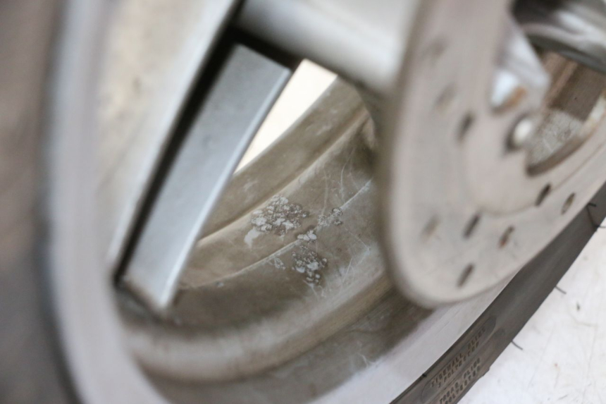 photo de JANTE AVANT ET PNEU PIAGGIO X9 EVOLUTION 125 (2003 - 2007)