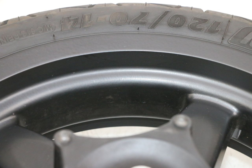 photo de JANTE AVANT ET PNEU PIAGGIO XEVO - X EVO 125 (2007 - 2016) - Vue d’ensemble