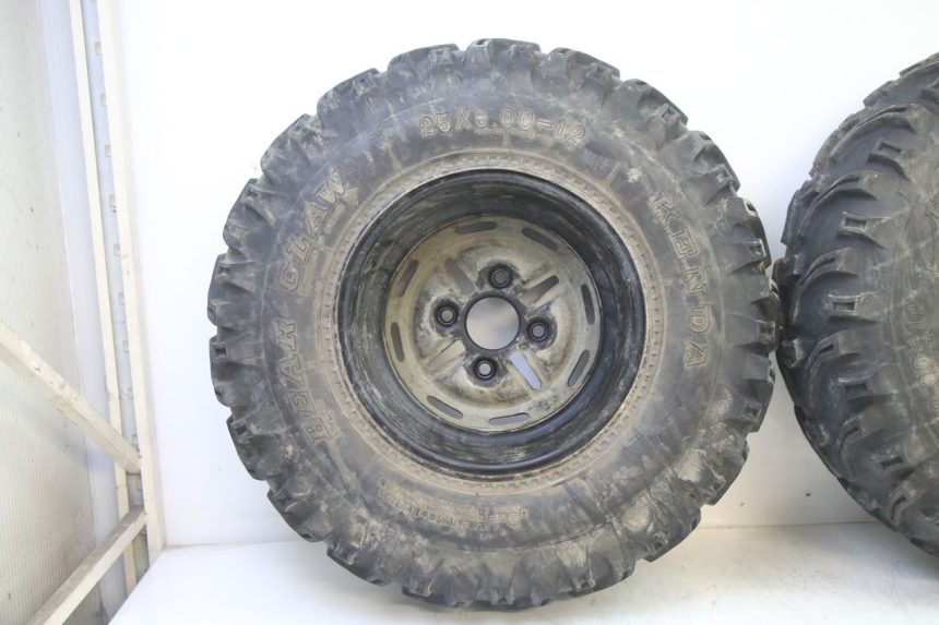 photo de JANTE AVANT ET PNEU YAMAHA YFM BRUIN 350 (2003 - 2009)