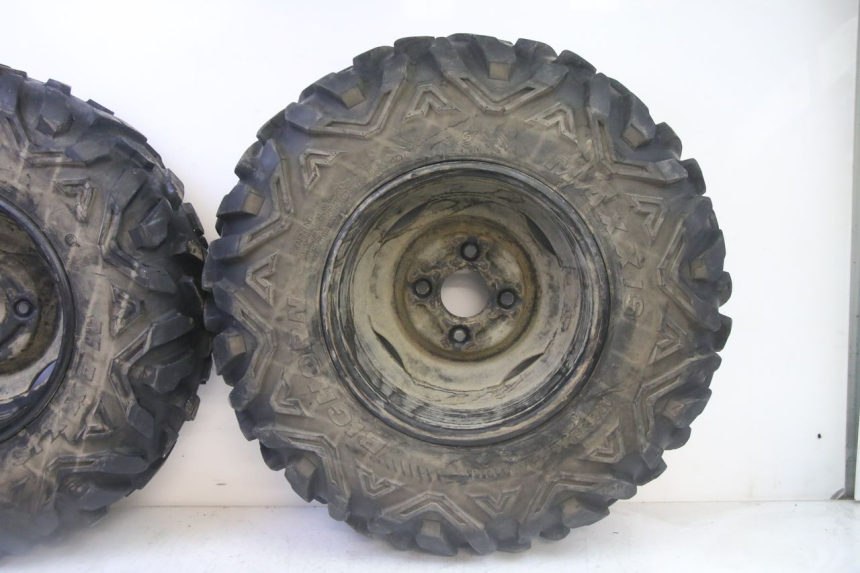 photo de JANTE AVANT ET PNEU YAMAHA YFM GRIZZLY 550 (2008 - 2015)