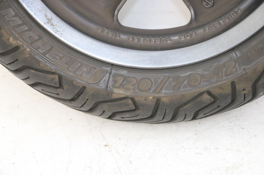 photo de JANTE AVANT ET PNEU YAMAHA YP MAJESTY 125 (2007 - 2010)