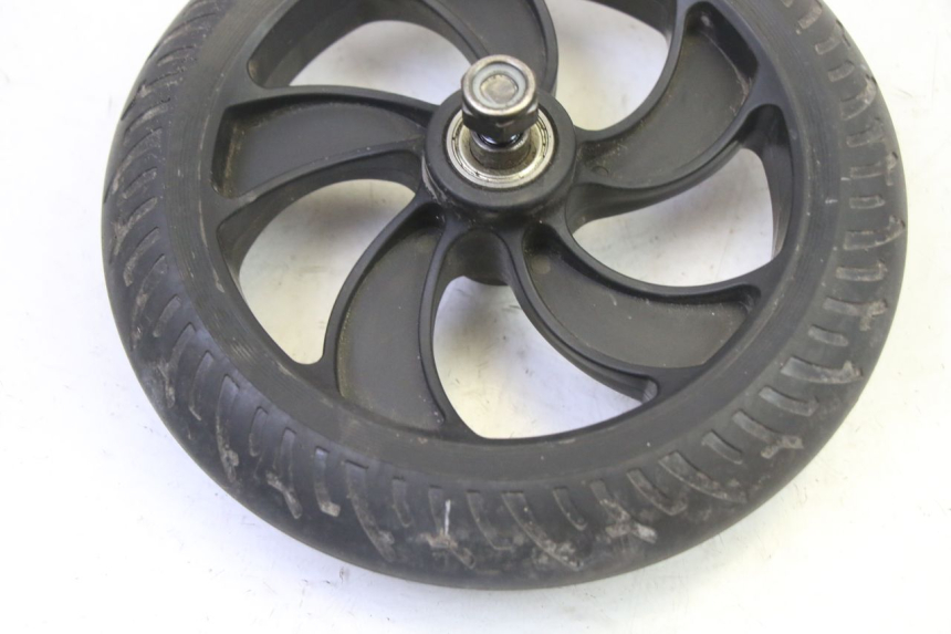 photo de JANTE AVANT ET PNEU MOOVWAY Z8 1