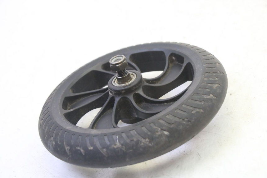 photo de JANTE AVANT ET PNEU MOOVWAY Z8 1