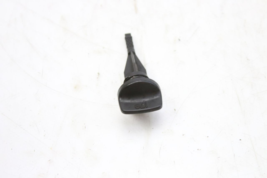 photo de JAUGE HUILE MOTEUR HONDA CBF 500 (2004 - 2007)