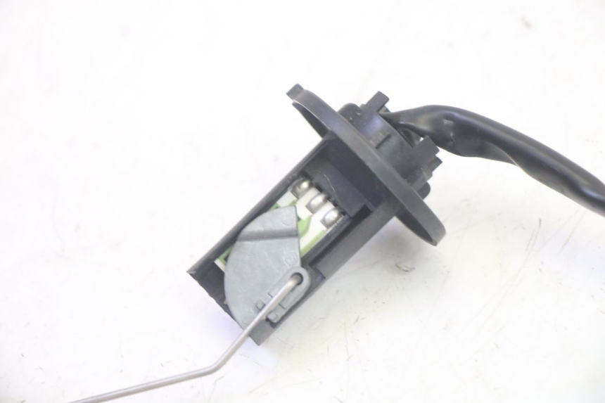 photo de JAUGE RESERVOIR ESSENCE KYMCO AGILITY 4T 50 (2018 - 2022) - Détail de la pièce