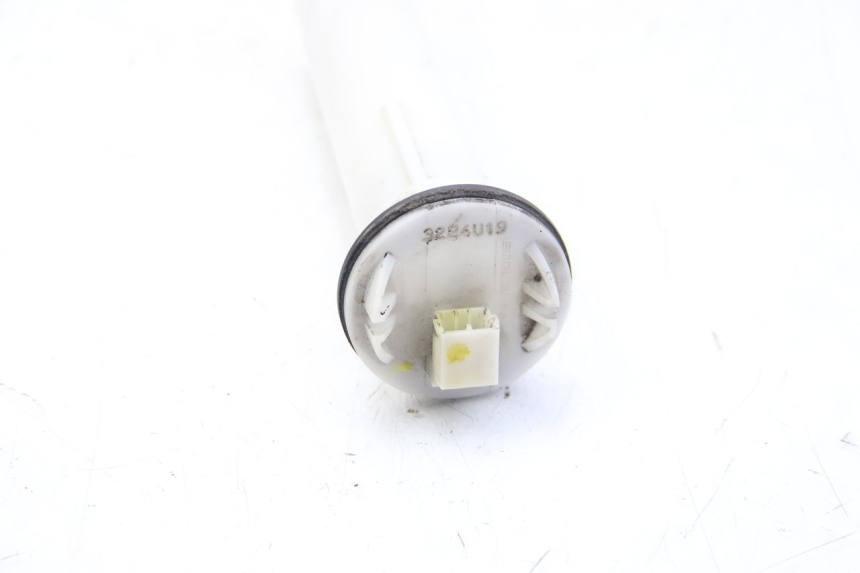 photo de JAUGE RESERVOIR ESSENCE PIAGGIO BEVERLY 125 (2010 - 2015)