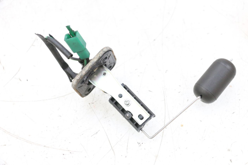 photo de JAUGE RESERVOIR ESSENCE MBK BOOSTER SPIRIT NAKED 50 (2004 - 2017) - Détail de la pièce