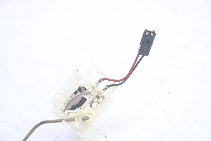 photo de JAUGE RESERVOIR ESSENCE YAMAHA FJR ABS 1300 (2006 - 2012) - Détail de la pièce